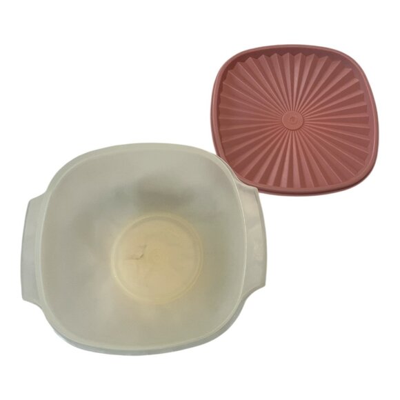 Vintage Tupperware Square Harvest Bowl with Sheer Base & Pink Lid - Picture 2 of 3